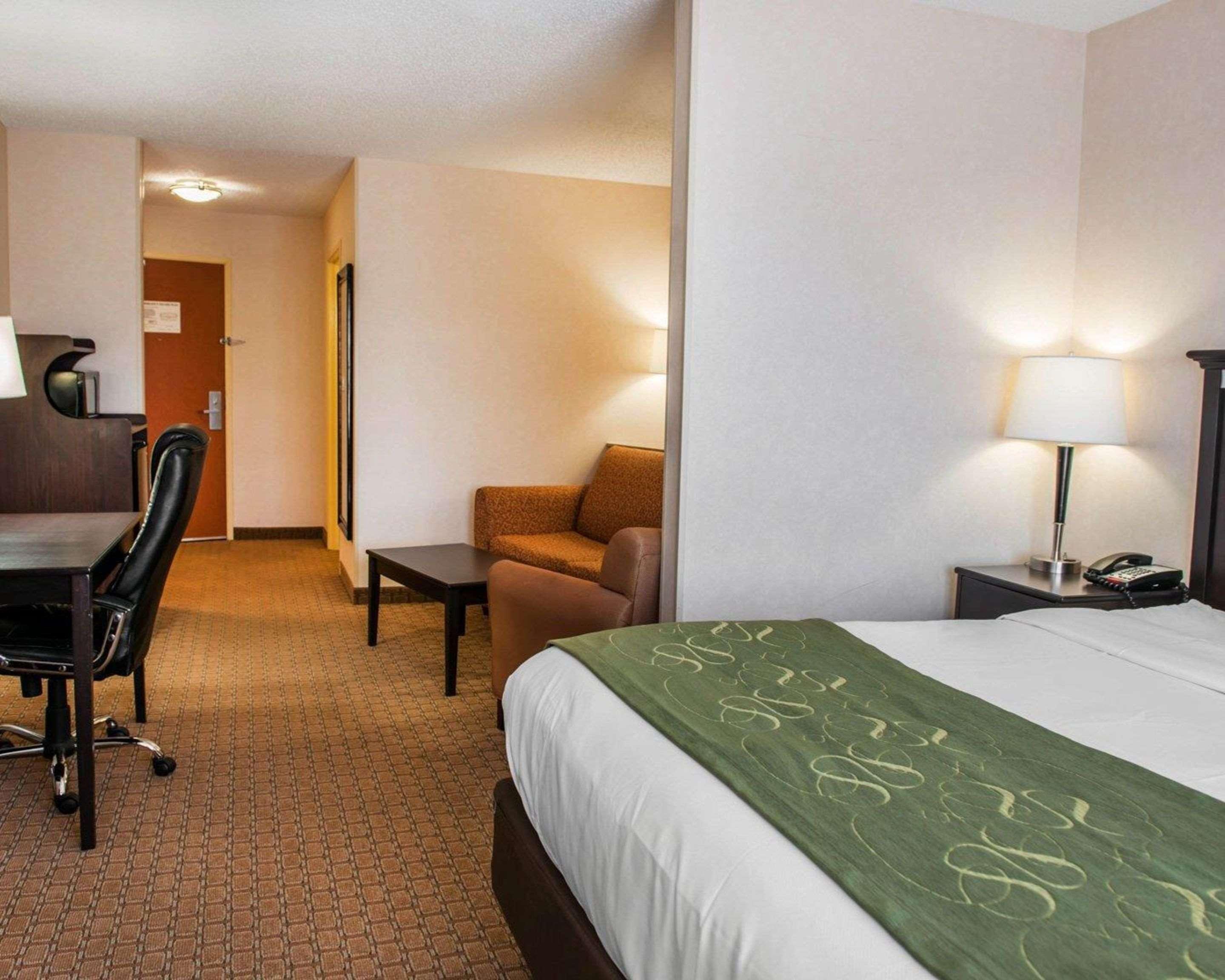 Comfort Suites Southport Exterior foto
